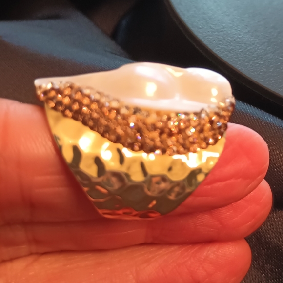 14k. Gold Plated Freshwater Pearl Baroque Ring - Picture 7 of 14